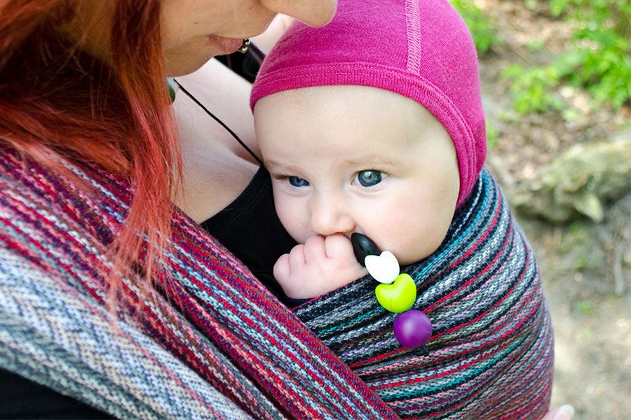 Je baby dragen in een draagdoek of draagzak Consumentenbond